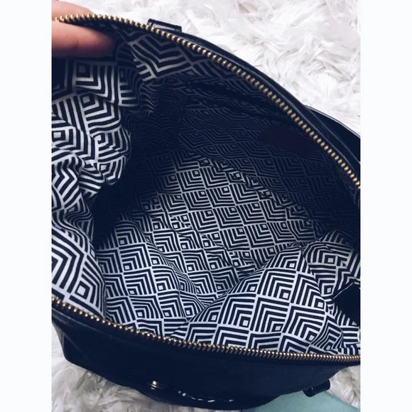 HOBO Black Leather Purse handbag shoulder strap zip top - Picture 5 of 9